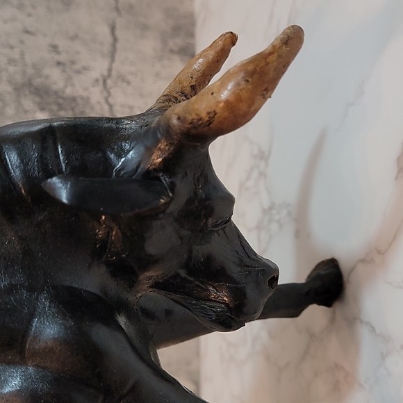 Vintage Leather Bull Statue - Picture 2 of 9